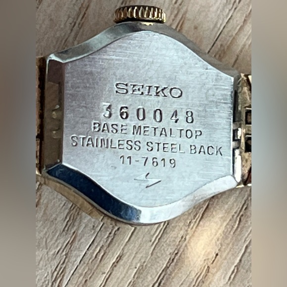 Seiko Ladies Watch Vintage Gold Tone Metal Bracelet and Dial Mechanical Winding - Picture 7 of 11